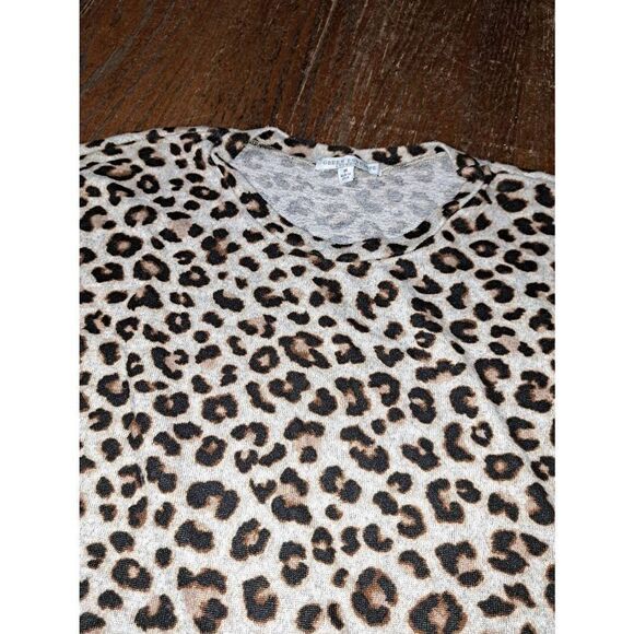 Medium Green Envelope Long Sleeve Pullover Shirt Top Leopard Cheetah - Picture 2 of 3
